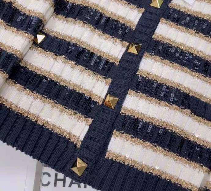 Трендовый кардиган Valentino BP-25794 Трендовый кардиган Valentino BP-25794