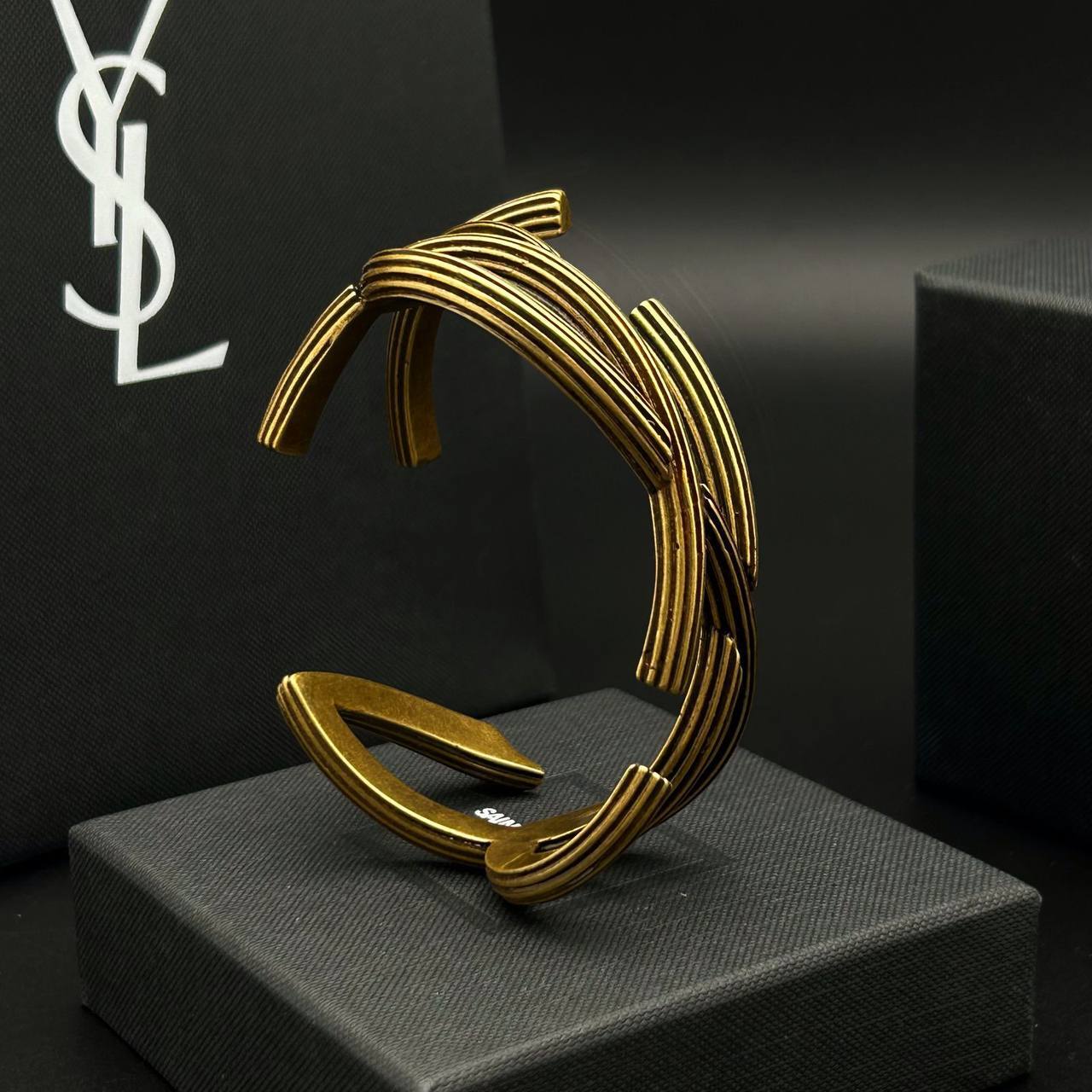 Премиум браслет Yves Saint Laurent BP-47220 Премиум браслет Yves Saint Laurent BP-47220