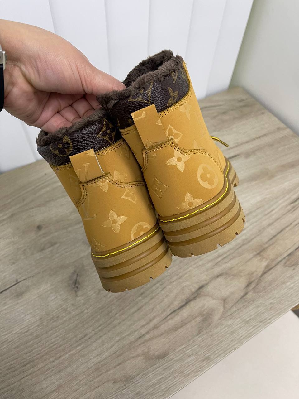 Демисезонные ботинки из кожи и текстиля Louis Vuitton BP-24152 Демисезонные ботинки из кожи и текстиля Louis Vuitton BP-24152