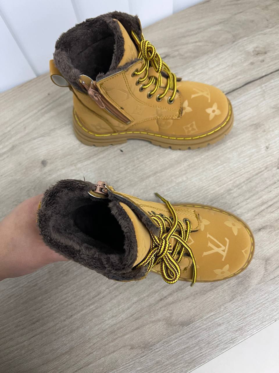 Демисезонные ботинки из кожи и текстиля Louis Vuitton BP-24152 Демисезонные ботинки из кожи и текстиля Louis Vuitton BP-24152