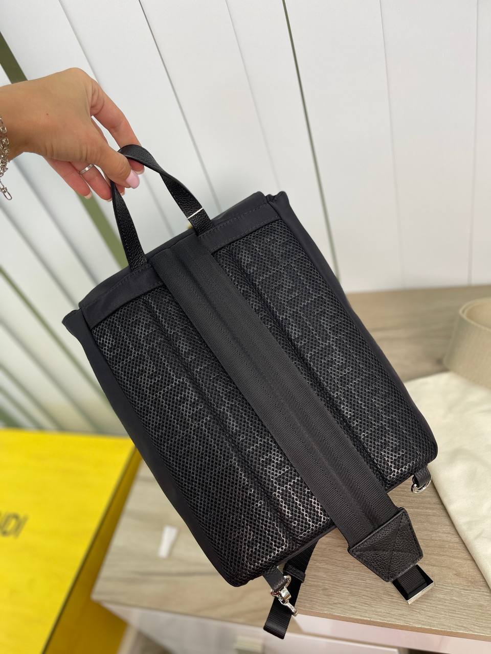 Повседневный рюкзак Fendi 39*22 см BP-18384 Повседневный рюкзак Fendi 39*22 см BP-18384