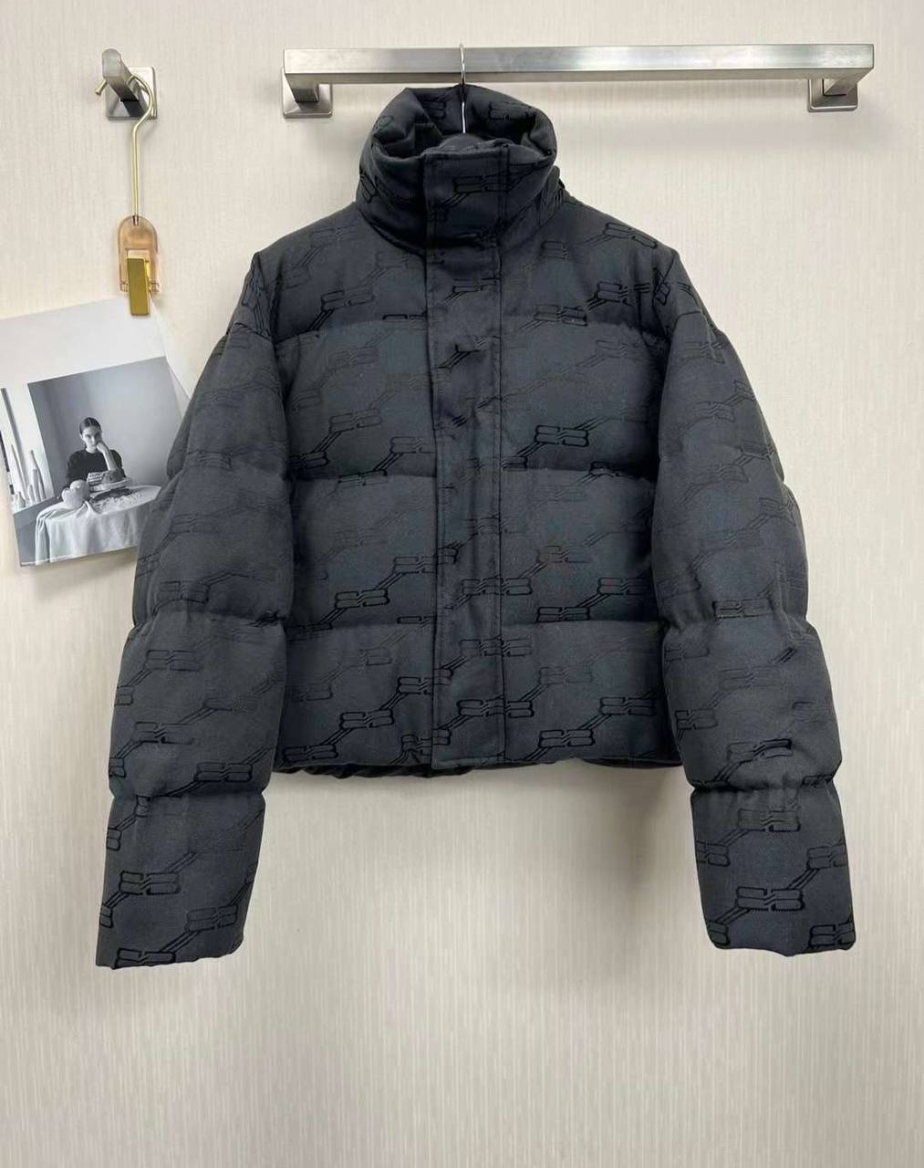 Коллекционный пуховик Balenciaga BP-22702 Коллекционный пуховик Balenciaga BP-22702