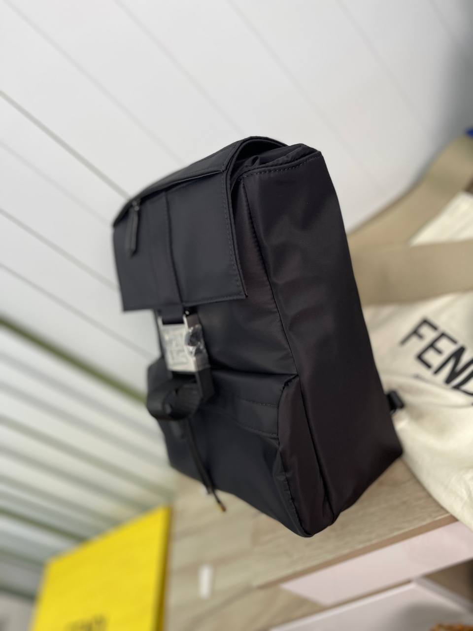 Повседневный рюкзак Fendi 39*22 см BP-18384 Повседневный рюкзак Fendi 39*22 см BP-18384