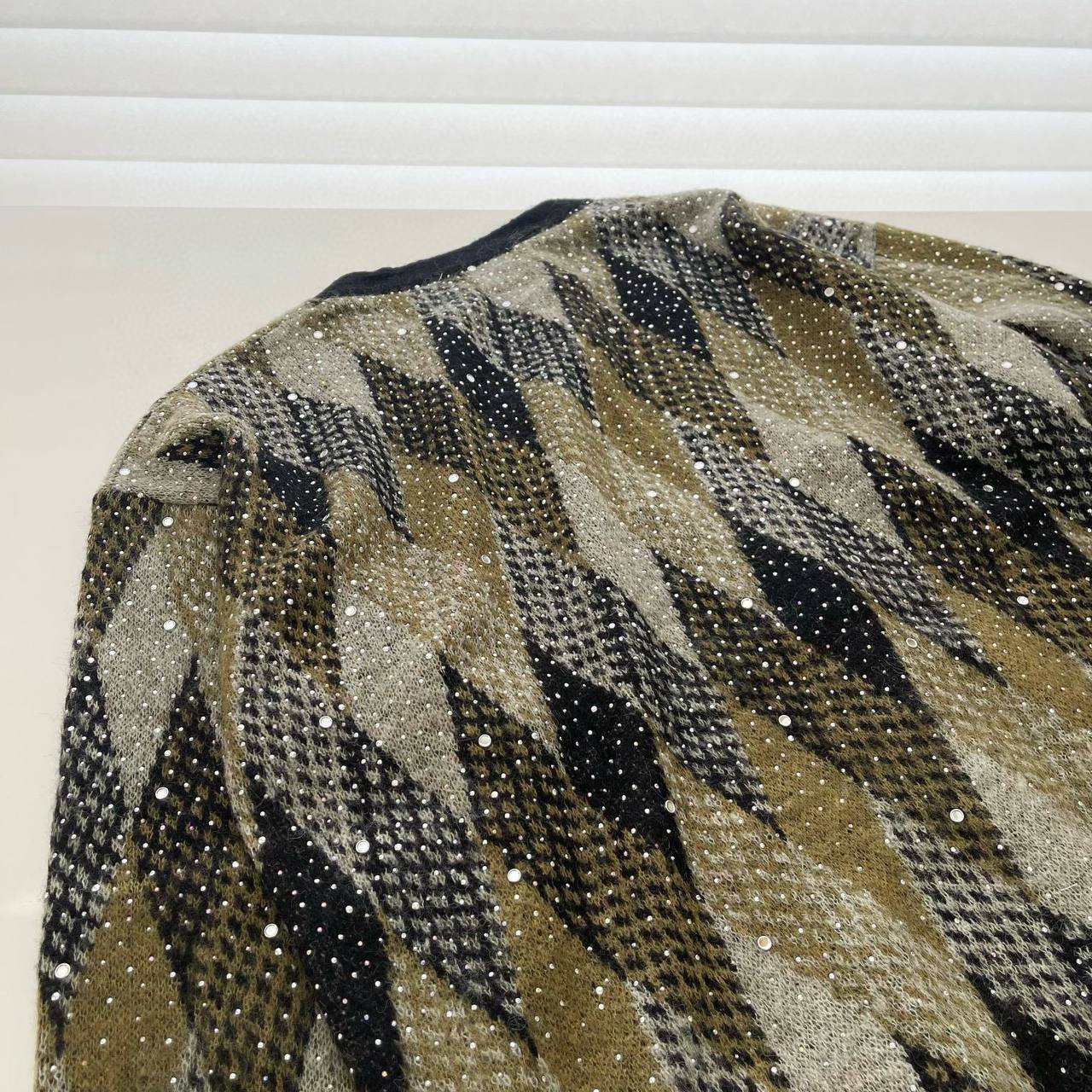 Трендовый кардиган Celine BP-27875 Трендовый кардиган Celine BP-27875