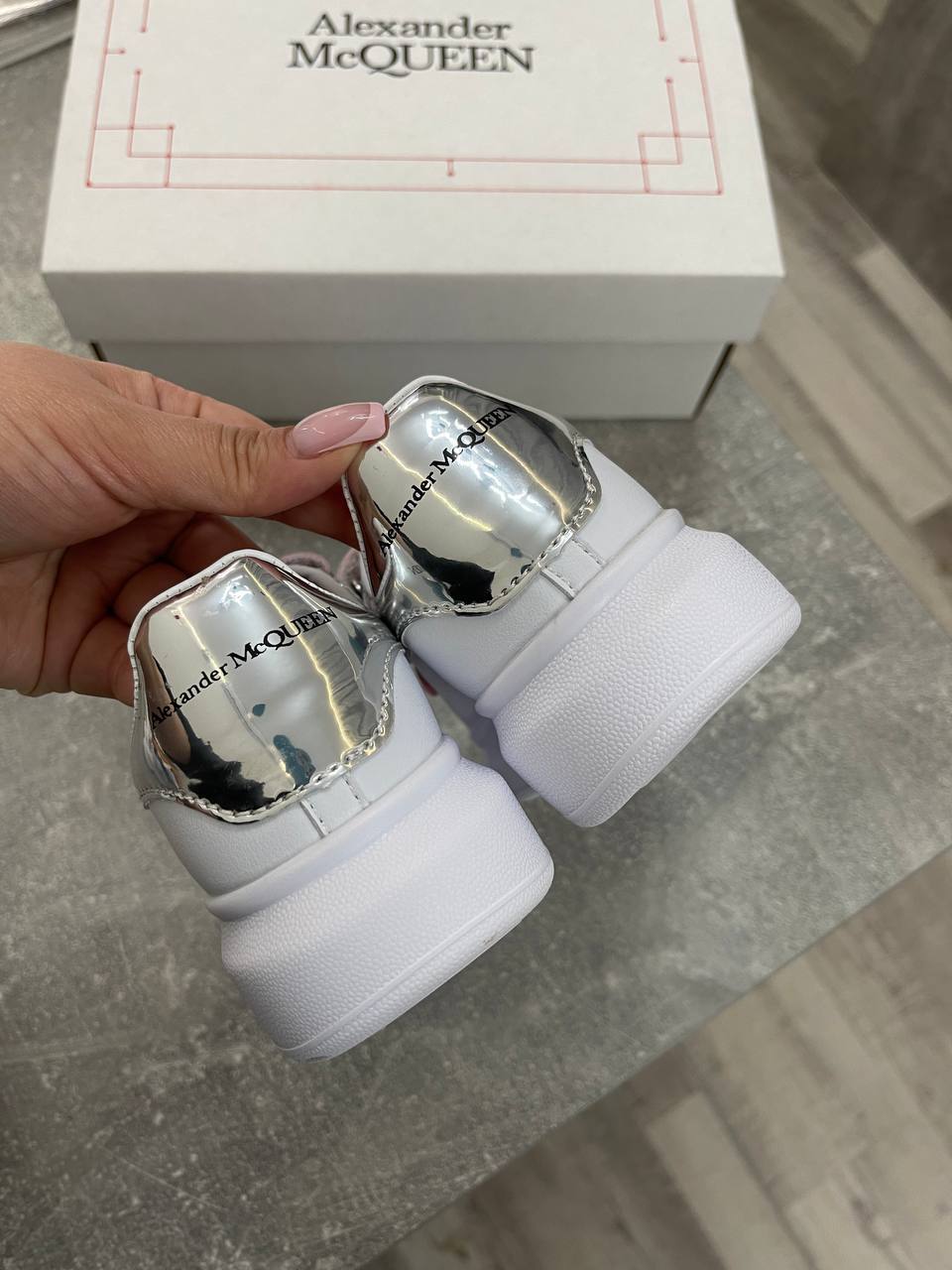 Кеды Alexander McQueen кожаные лимитированные Кеды Alexander McQueen кожаные лимитированные