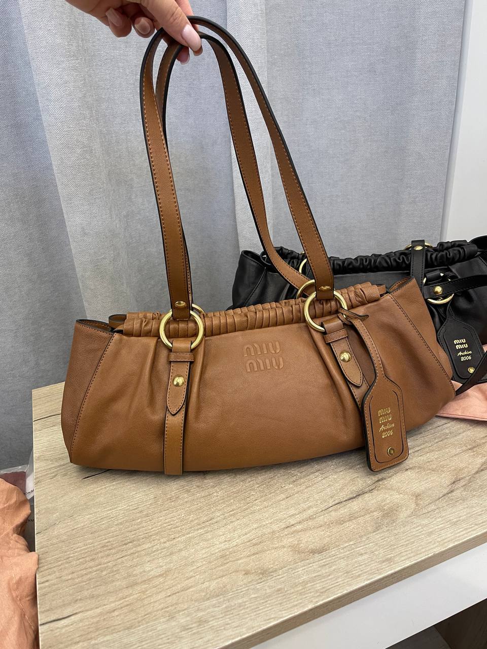 Элегантная женская сумка Miu Miu BP-51382 Элегантная женская сумка Miu Miu BP-51382