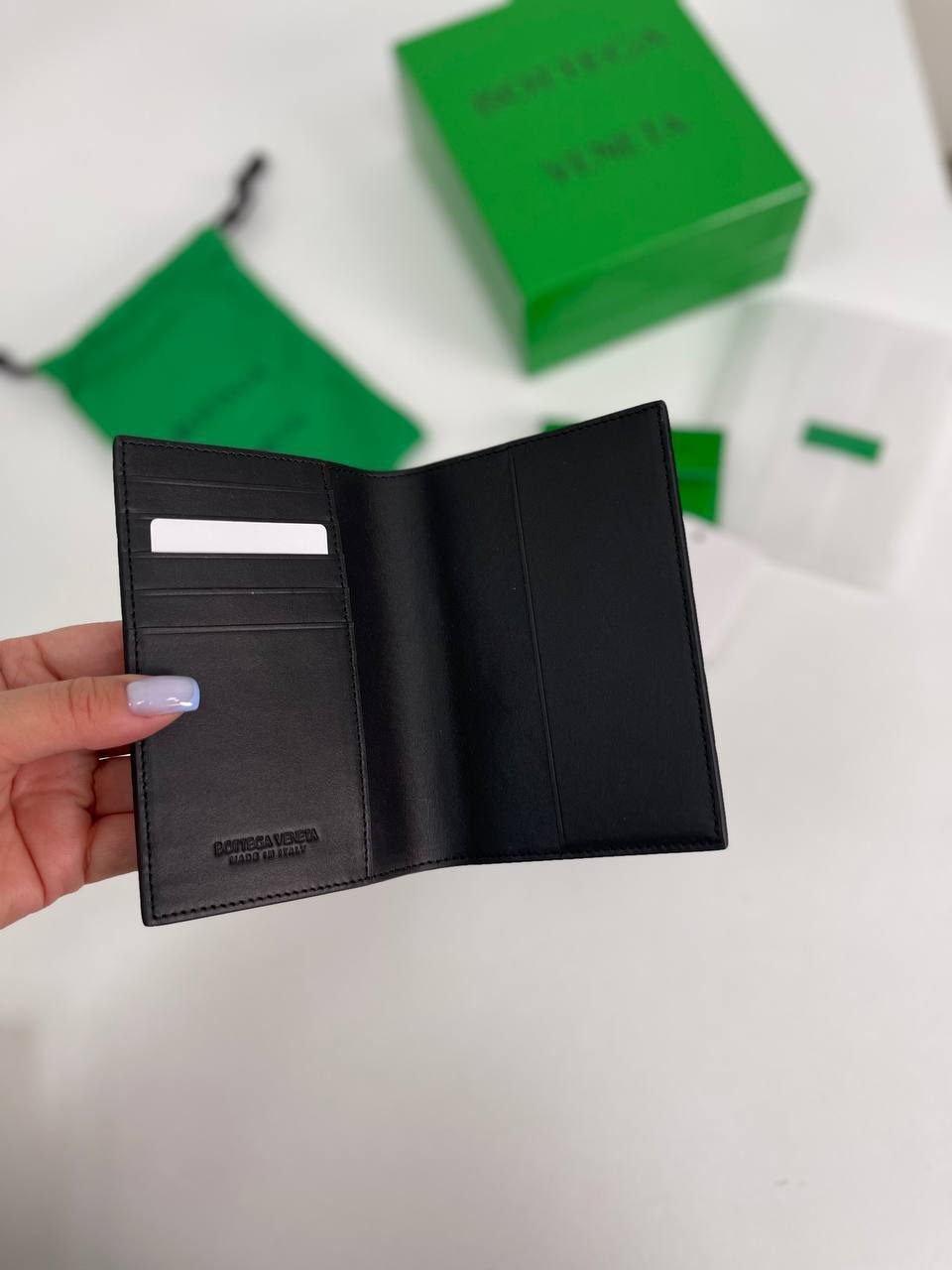 Обложка для паспорта Bottega Veneta BP-31873 Обложка для паспорта Bottega Veneta BP-31873