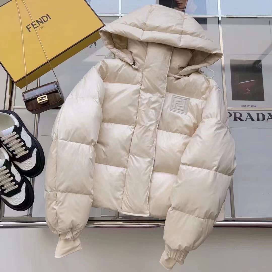 Пуховик премиум Fendi BP-22976 Пуховик премиум Fendi BP-22976