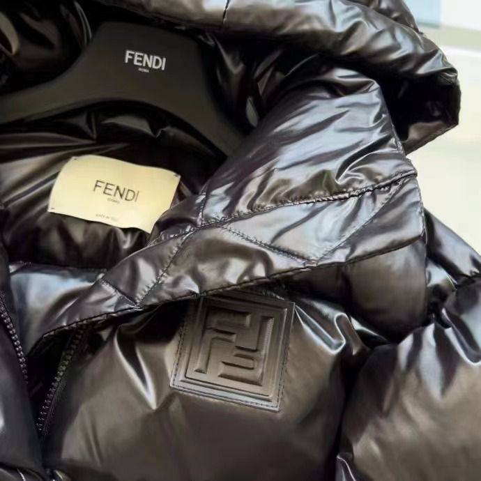 Коллекционный пуховик Fendi BP-23181 Коллекционный пуховик Fendi BP-23181