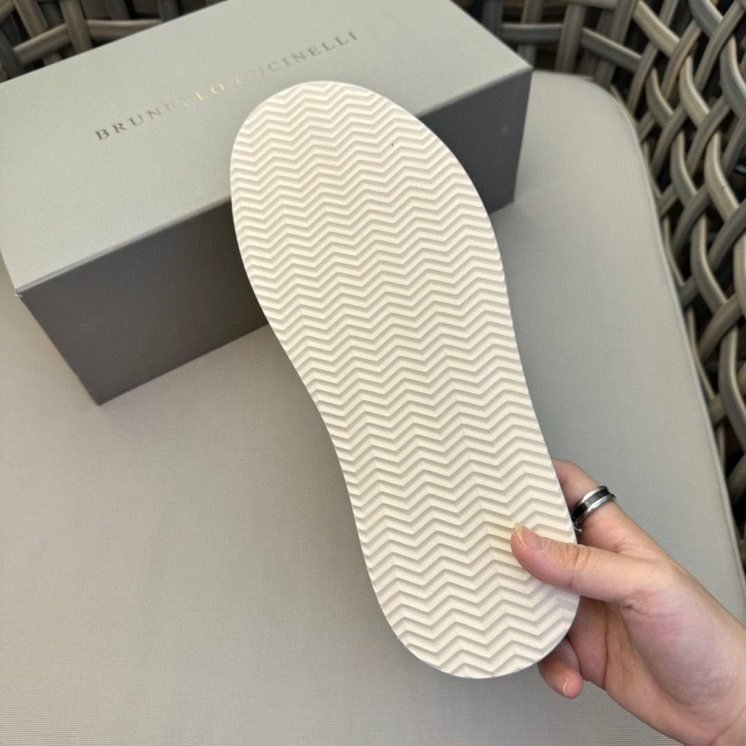 Стильные шлепанцы BC BP-46829 Стильные шлепанцы BC BP-46829