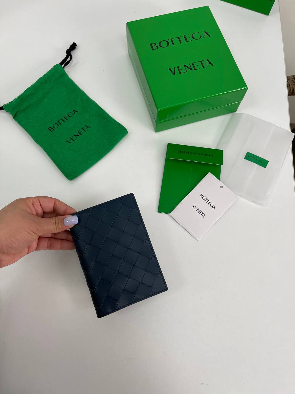 Обложка для паспорта стильная Bottega Veneta BP-31874 Обложка для паспорта стильная Bottega Veneta BP-31874