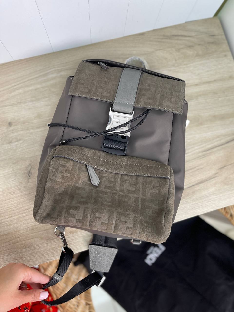 Элитный рюкзак Fendi 39*22 см BP-18383 Элитный рюкзак Fendi 39*22 см BP-18383