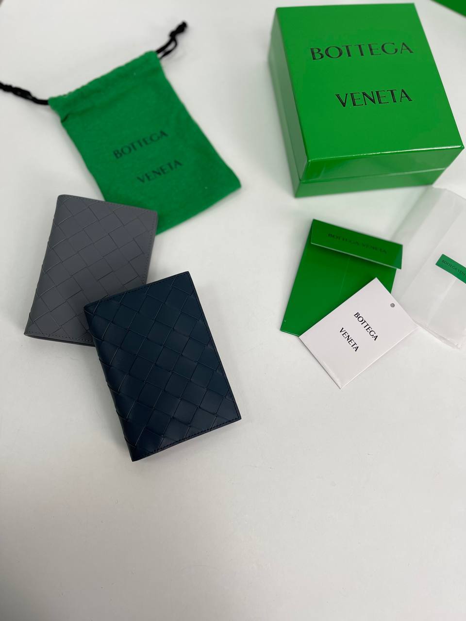 Обложка для паспорта стильная Bottega Veneta BP-31874 Обложка для паспорта стильная Bottega Veneta BP-31874