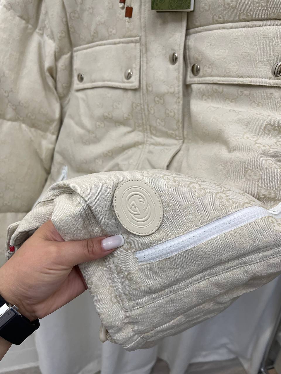 Пуховик Gucci BP-38907 трендовый Пуховик Gucci BP-38907 трендовый