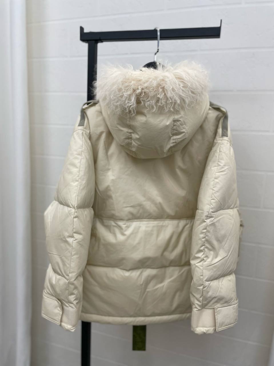 Повседневный пуховик Gucci BP-40690 Повседневный пуховик Gucci BP-40690