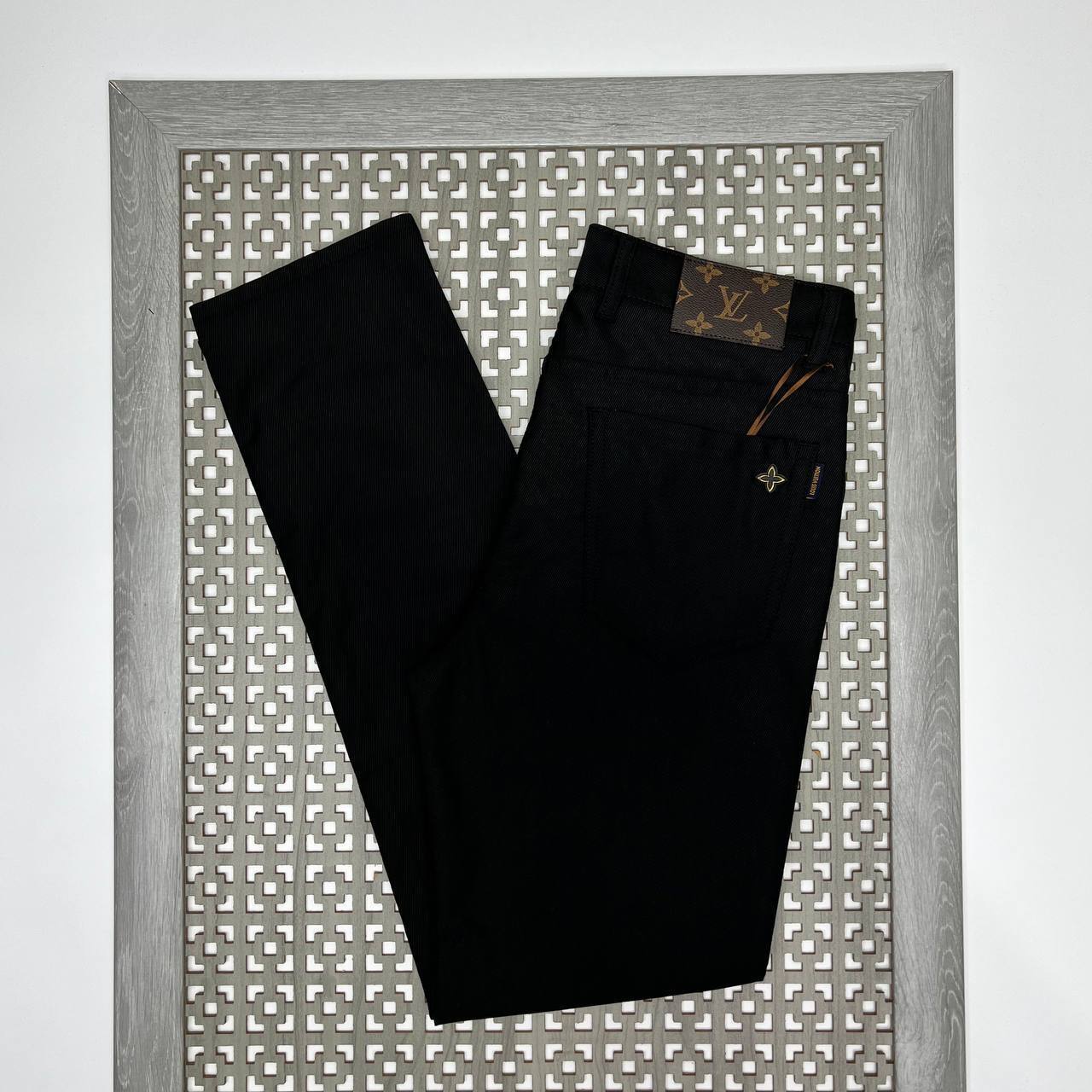 Джинсы Louis Vuitton дизайнерские BP-38384 Джинсы Louis Vuitton дизайнерские BP-38384