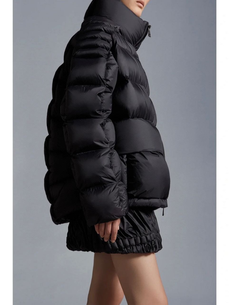 Дизайнерский пуховик с рельефным текстом черный Moncler BP-245784 Дизайнерский пуховик с рельефным текстом черный Moncler BP-245784