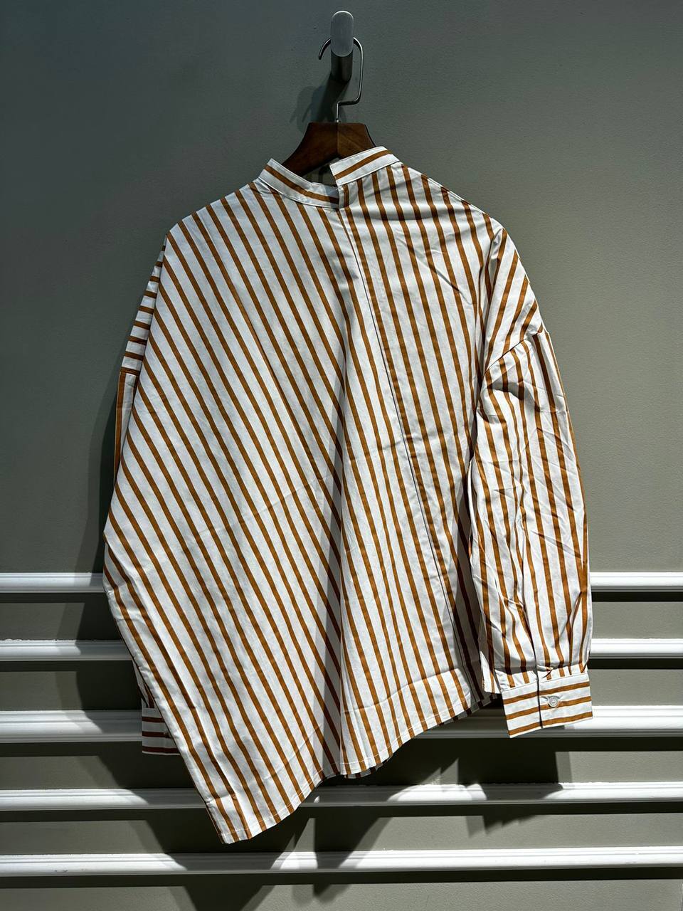 Элитная рубашка Toteme BP-30454 Элитная рубашка Toteme BP-30454