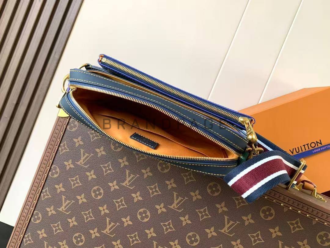 Клатч из вощенной канвы Louis Vuitton BPLUX13193