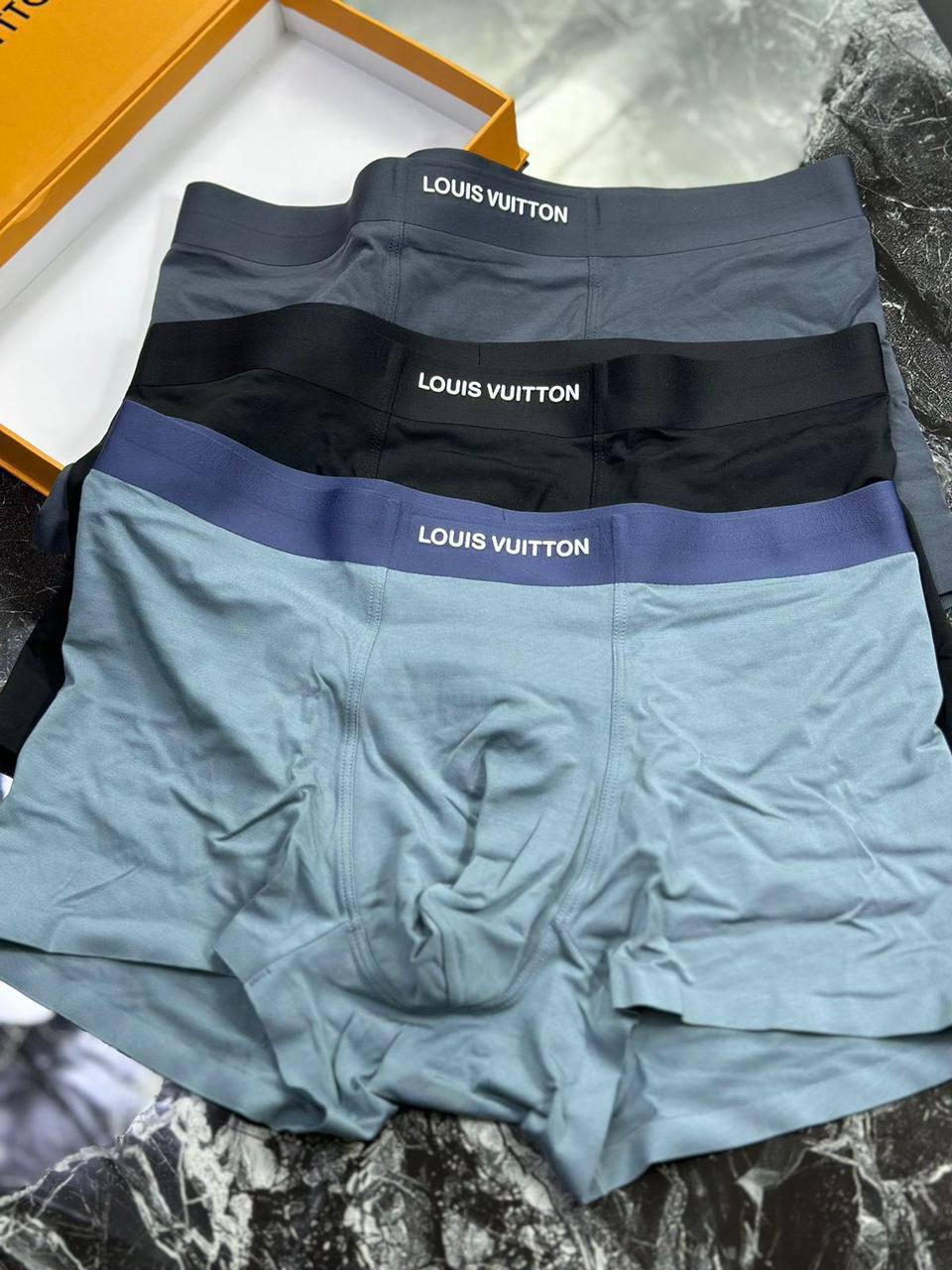 Повседневный набор из трех боксеров Louis Vuitton BP-40301 Повседневный набор из трех боксеров Louis Vuitton BP-40301