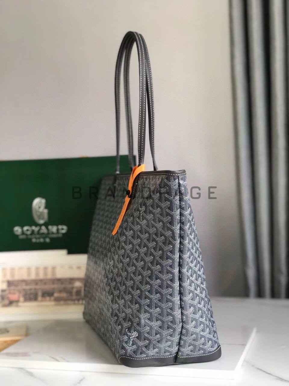 Сумка из кожи Goyard Artois MM BPLUX12499 Сумка из кожи Goyard Artois MM BPLUX12499
