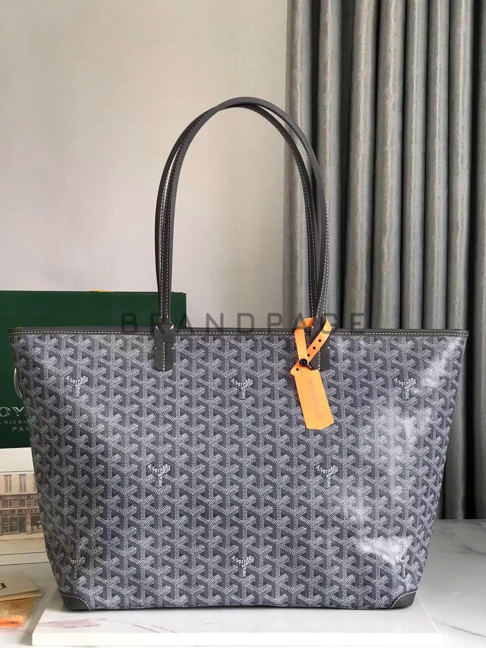 Сумка из кожи Goyard Artois MM BPLUX12499 Сумка из кожи Goyard Artois MM BPLUX12499