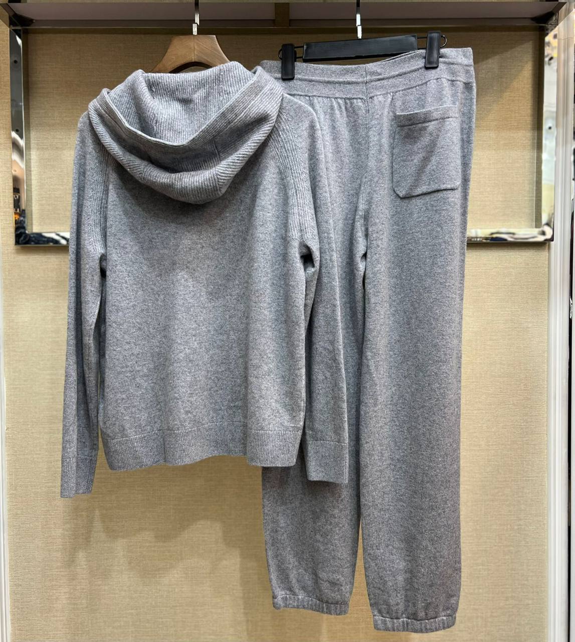 Повседневный костюм женский Loro Piana BP-19843 Повседневный костюм женский Loro Piana BP-19843