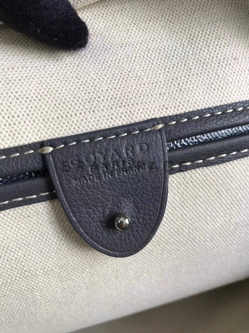 Сумка из кожи Goyard Artois MM BPLUX12499 Сумка из кожи Goyard Artois MM BPLUX12499