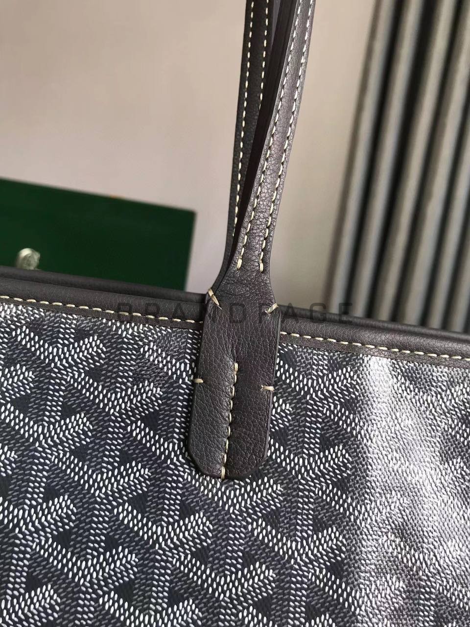 Сумка из кожи Goyard Artois MM BPLUX12499 Сумка из кожи Goyard Artois MM BPLUX12499