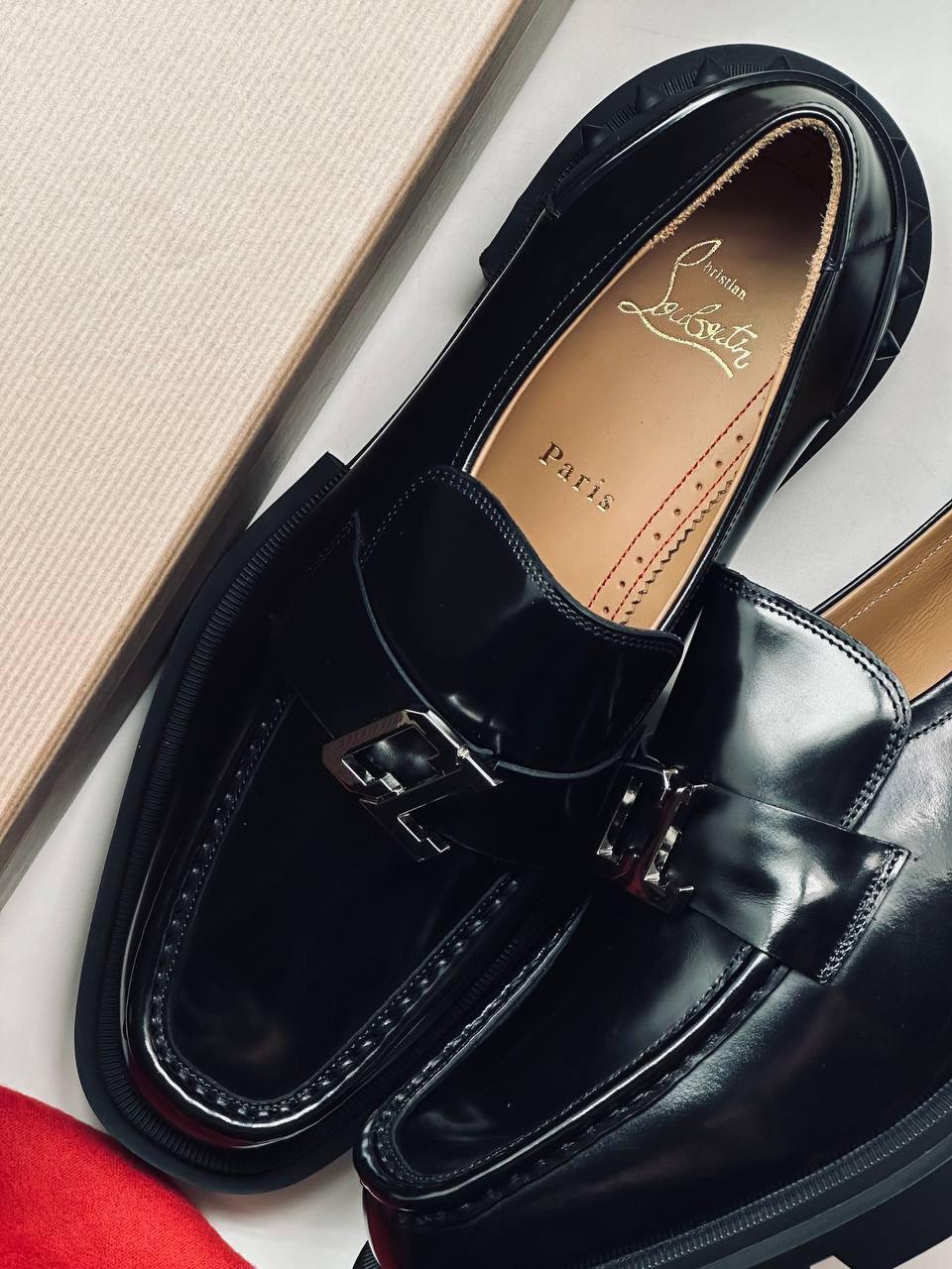 Кожаные лоферы Christian Louboutin BP-39018 Кожаные лоферы Christian Louboutin BP-39018