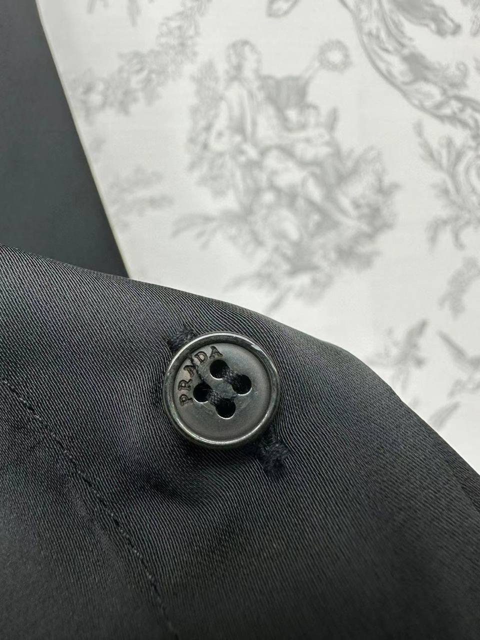 Повседневная рубашка Prada BP-49879 Повседневная рубашка Prada BP-49879