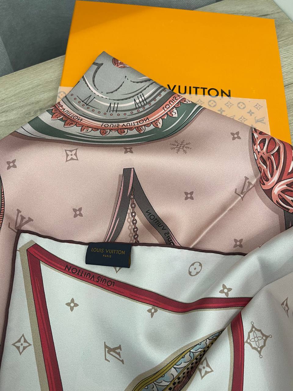 Платок Louis Vuitton люкс BP-48297 Платок Louis Vuitton люкс BP-48297