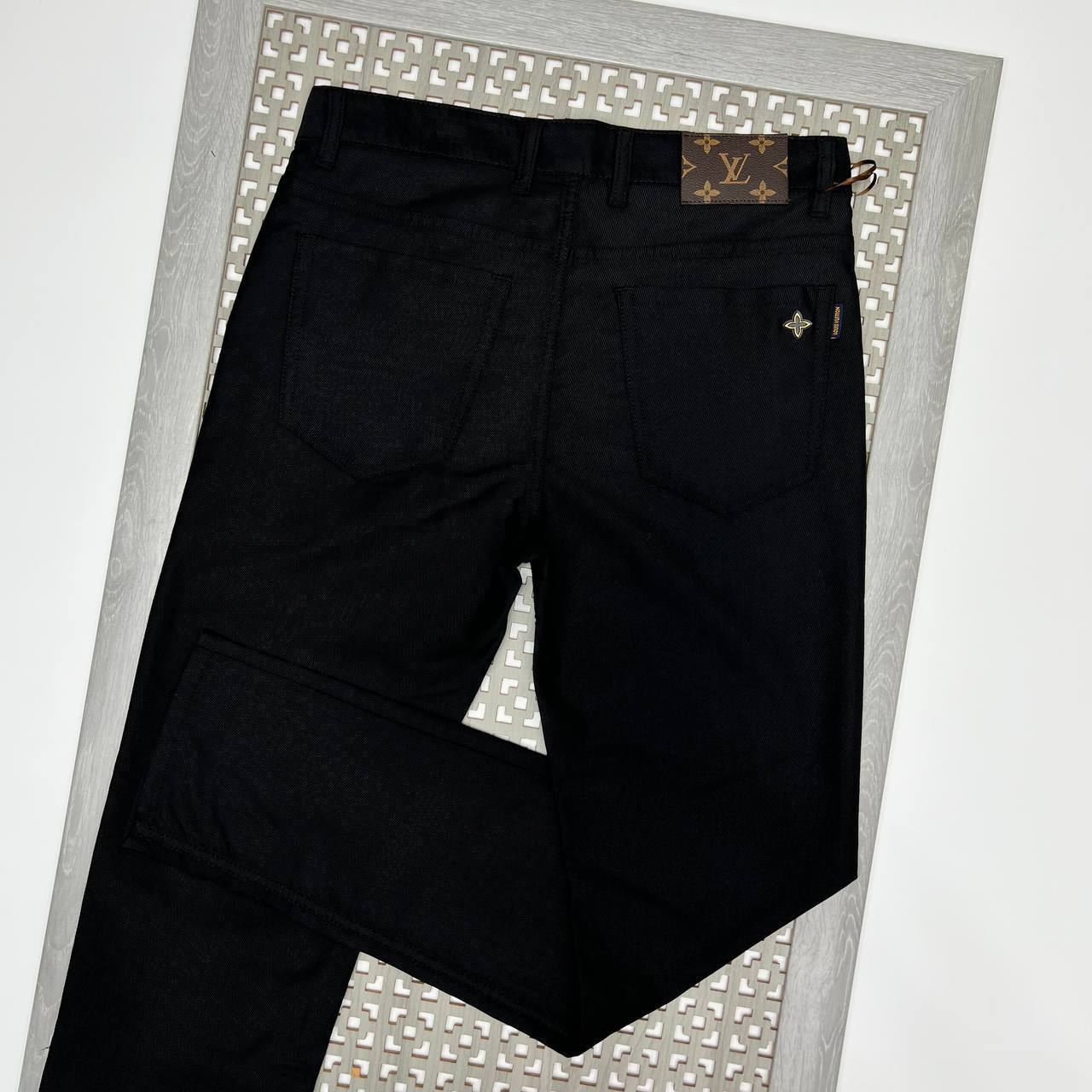 Джинсы Louis Vuitton дизайнерские BP-38384 Джинсы Louis Vuitton дизайнерские BP-38384