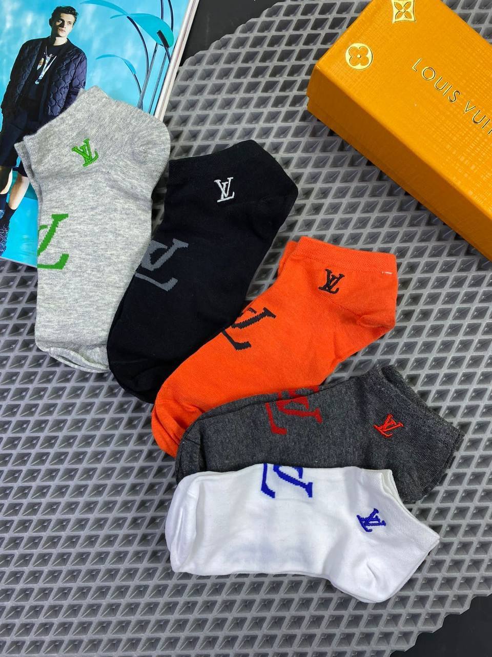 Носки Louis Vuitton стильные BP-40392 Носки Louis Vuitton стильные BP-40392