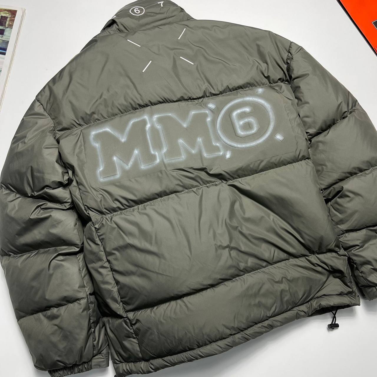 Пуховик Maison Margiela BP-43397 эксклюзивный Пуховик Maison Margiela BP-43397 эксклюзивный