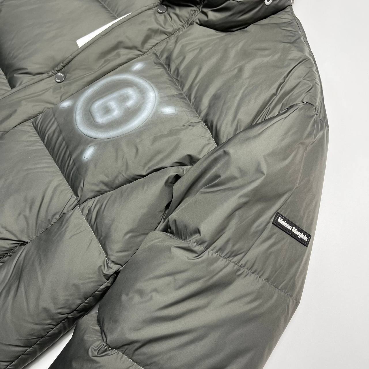 Пуховик Maison Margiela BP-43397 эксклюзивный Пуховик Maison Margiela BP-43397 эксклюзивный