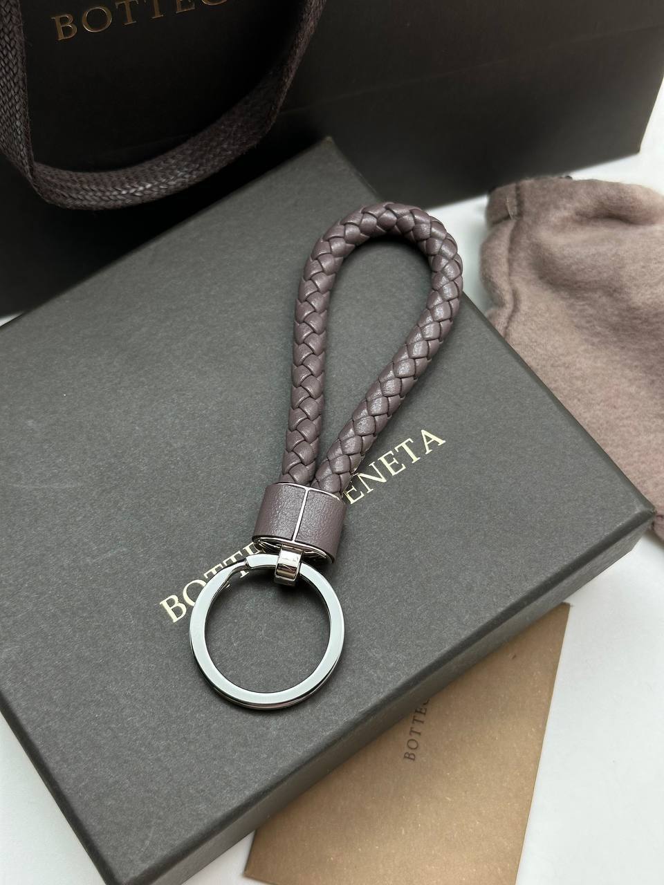 Брелок дизайнерский Bottega Veneta BP-27362 Брелок дизайнерский Bottega Veneta BP-27362