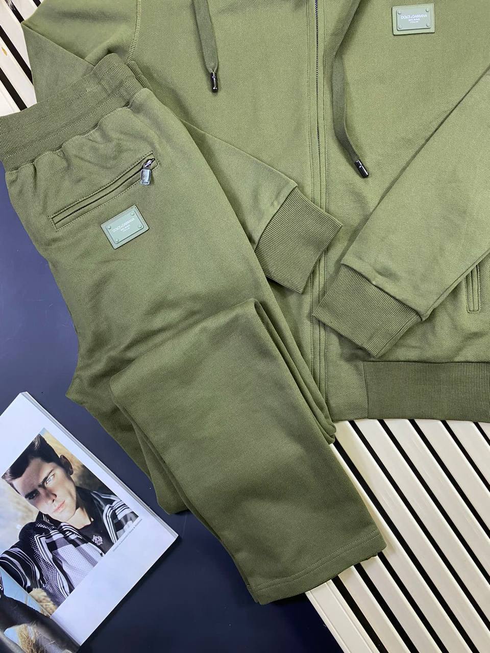 Спортивный костюм Dolce & Gabbana BP-21012 Спортивный костюм Dolce & Gabbana BP-21012