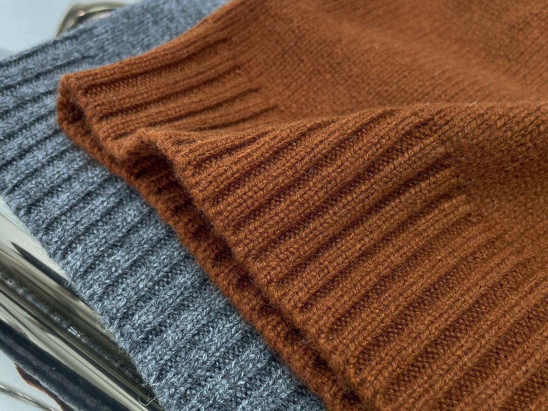 Женский свитер премиум Prada BP-26429 Женский свитер премиум Prada BP-26429