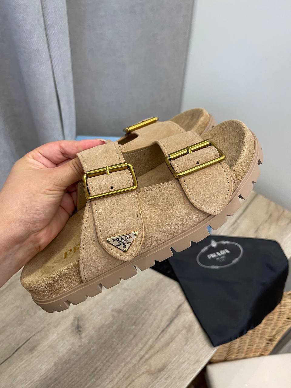 Дизайнерские шлепанцы Prada BP-52006 Дизайнерские шлепанцы Prada BP-52006