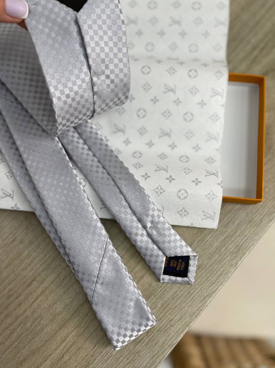 Louis Vuitton BP-28114 дизайнерский галстук Louis Vuitton BP-28114 дизайнерский галстук