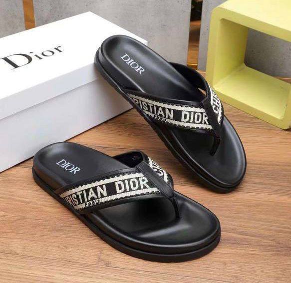 Трендовые шлёпанцы Christian Dior BP-32892 Трендовые шлёпанцы Christian Dior BP-32892