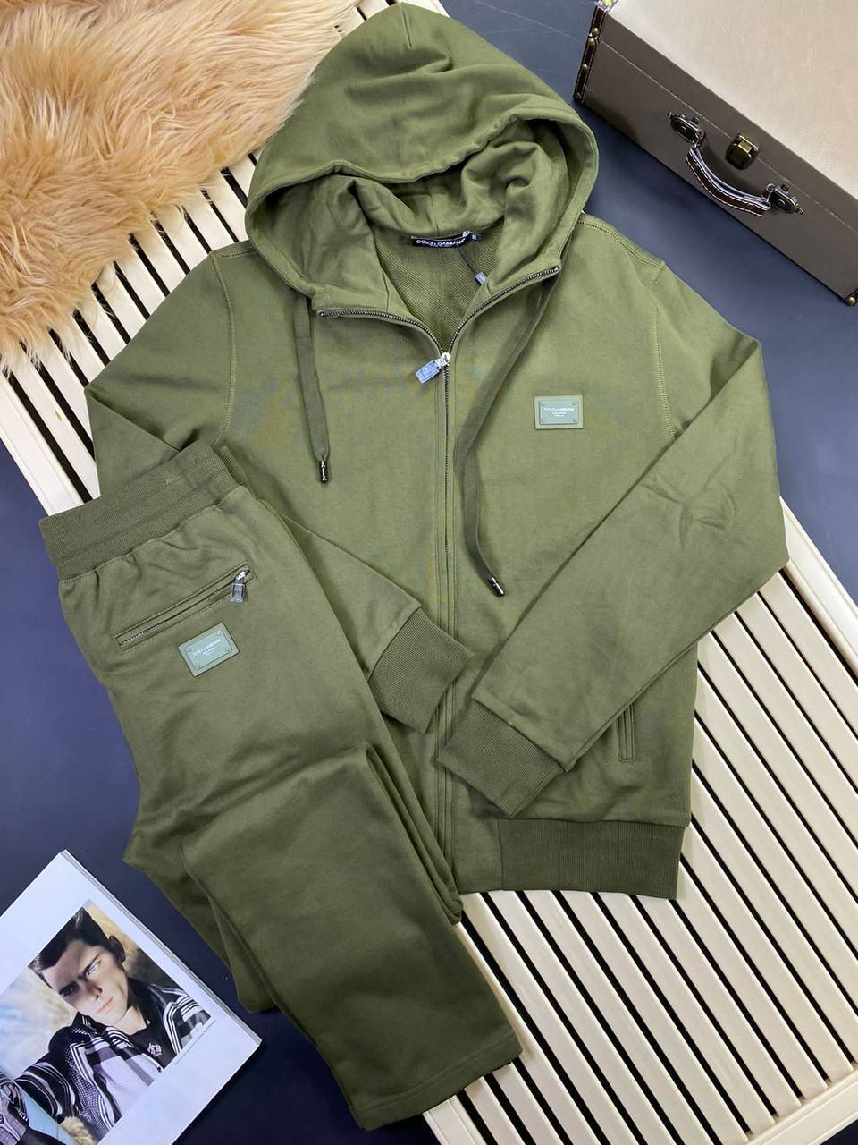 Спортивный костюм Dolce & Gabbana BP-21012 Спортивный костюм Dolce & Gabbana BP-21012