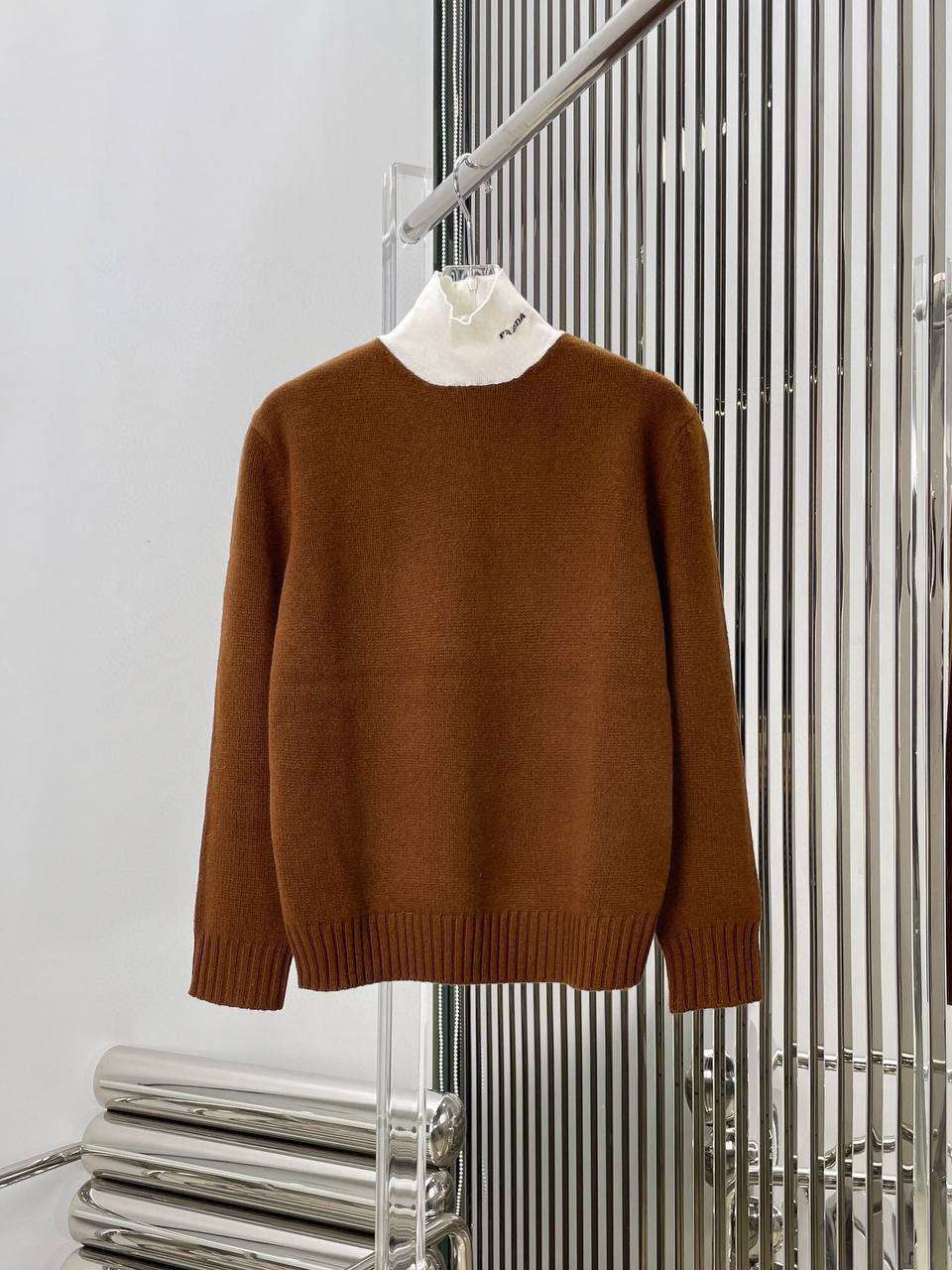 Женский свитер премиум Prada BP-26429 Женский свитер премиум Prada BP-26429