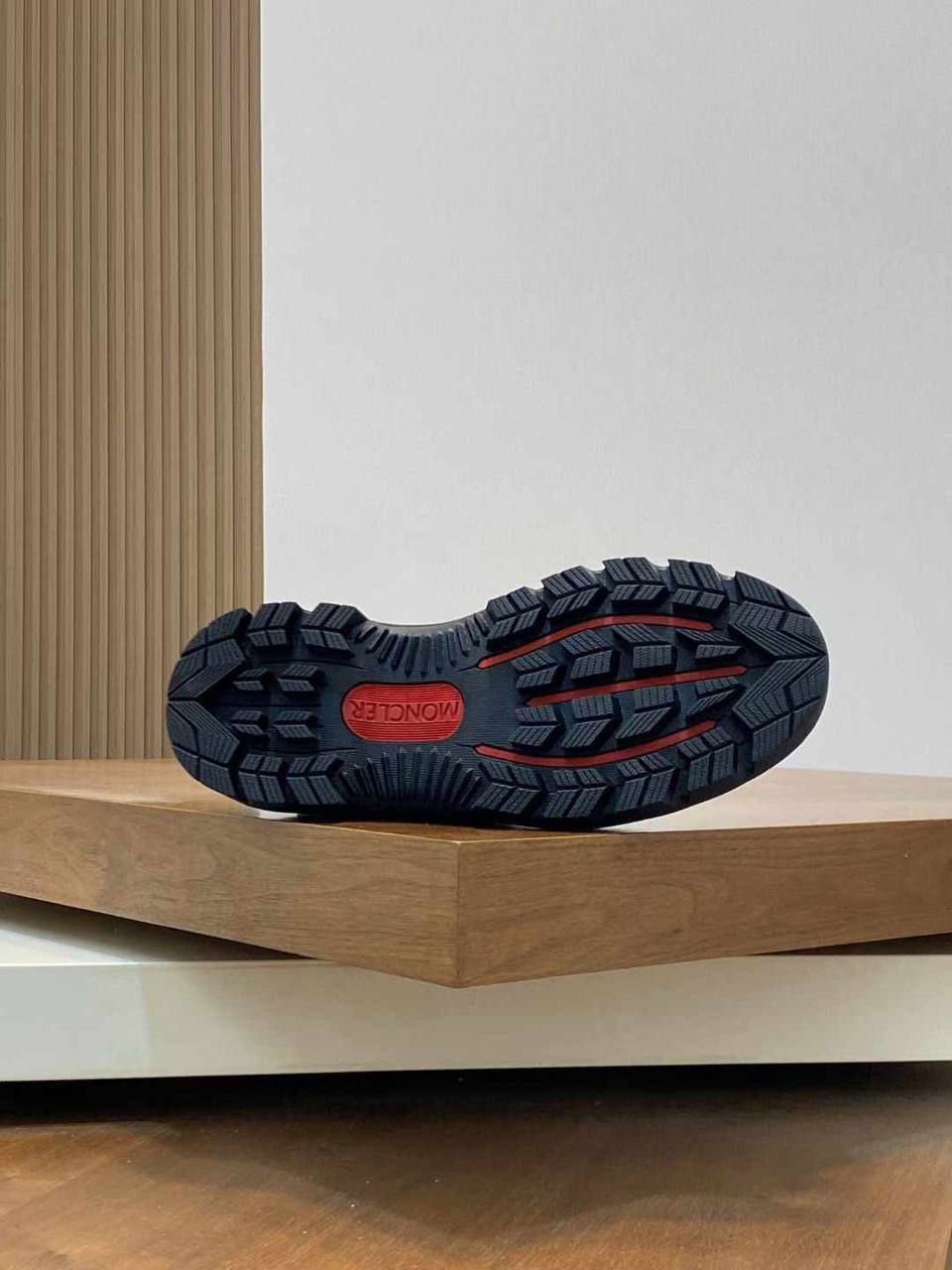 Замшевые челси коричневые на каучуковой подошве Moncler BP-366101 Замшевые челси коричневые на каучуковой подошве Moncler BP-366101