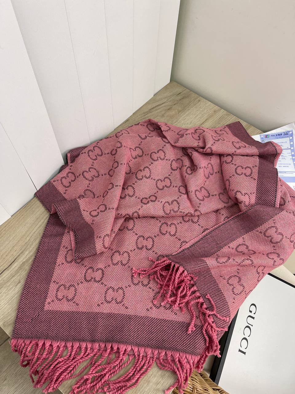 Элегантный палантин Gucci BP-25534 Элегантный палантин Gucci BP-25534