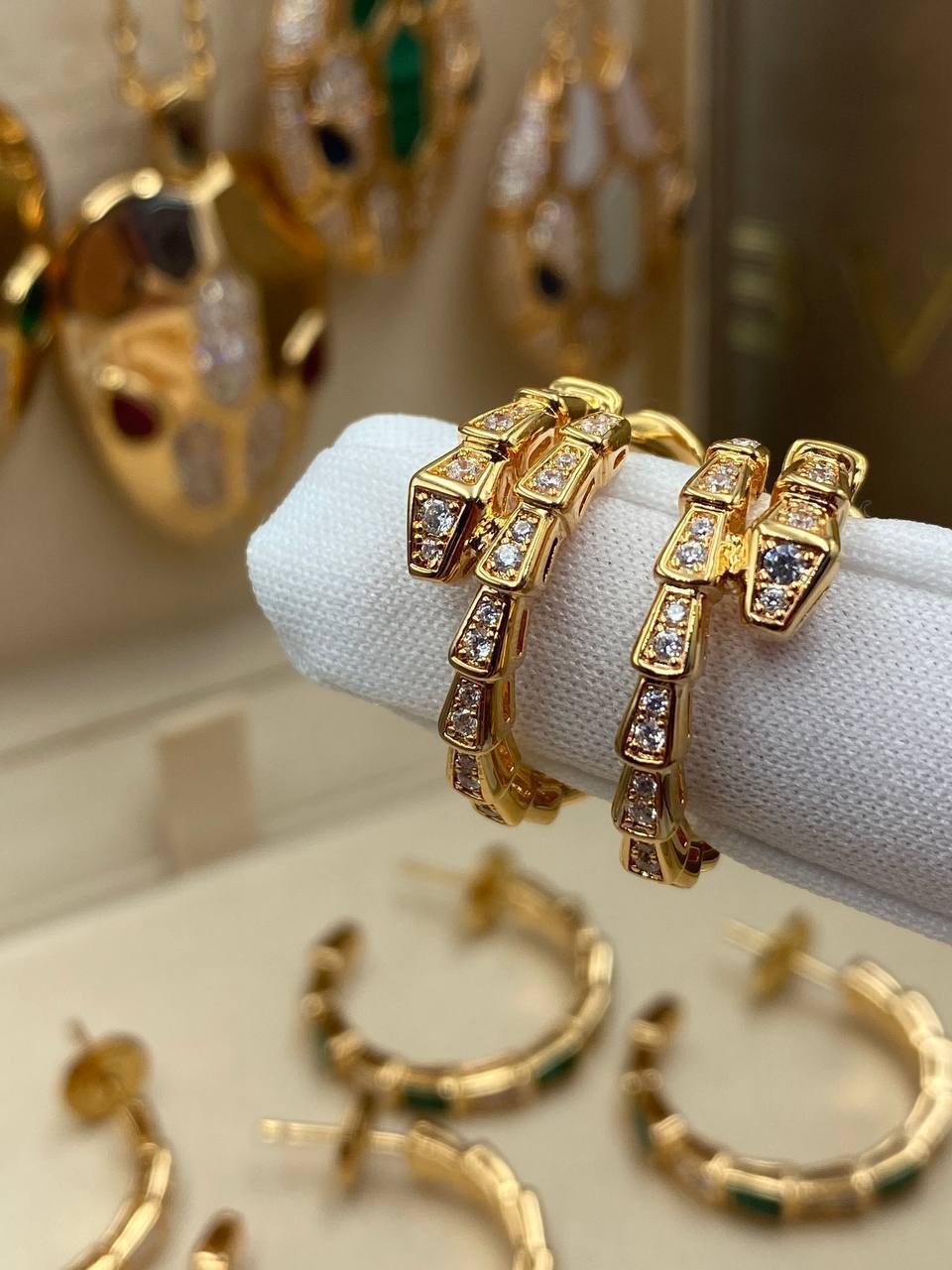 Серьги элитные Bvlgari BP-38398 Серьги элитные Bvlgari BP-38398