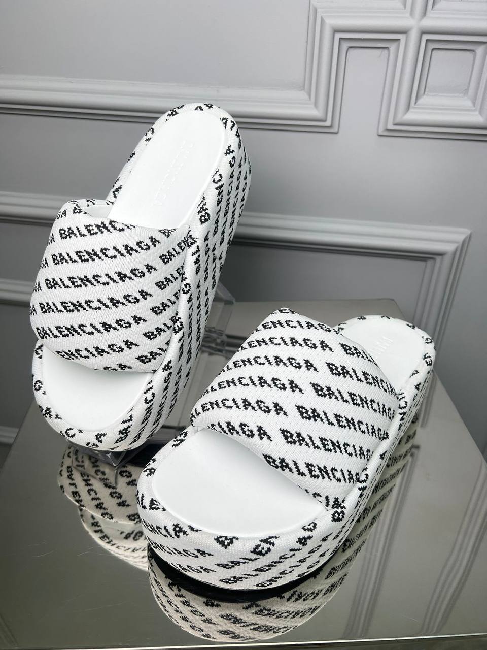 Коллекционные шлёпанцы Balenciaga BP-31331 Коллекционные шлёпанцы Balenciaga BP-31331