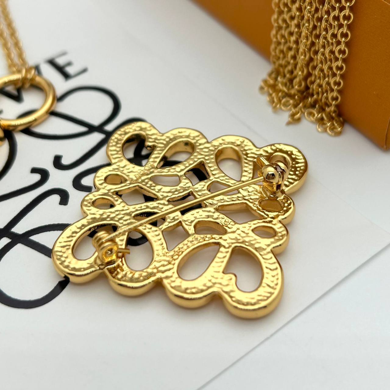 Трендовая брошь Loewe BP-52587 Трендовая брошь Loewe BP-52587