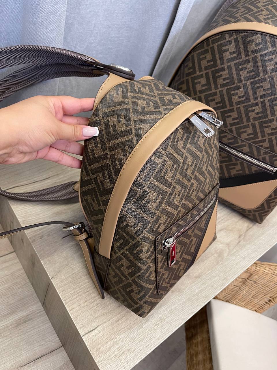 Рюкзак премиальный Fendi BP-53541 Рюкзак премиальный Fendi BP-53541